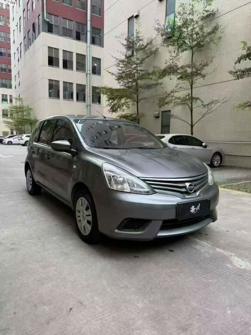 佛山17年日产骊威2