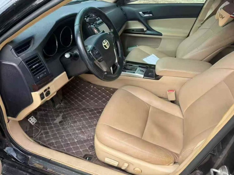 汕头12年丰田锐志4