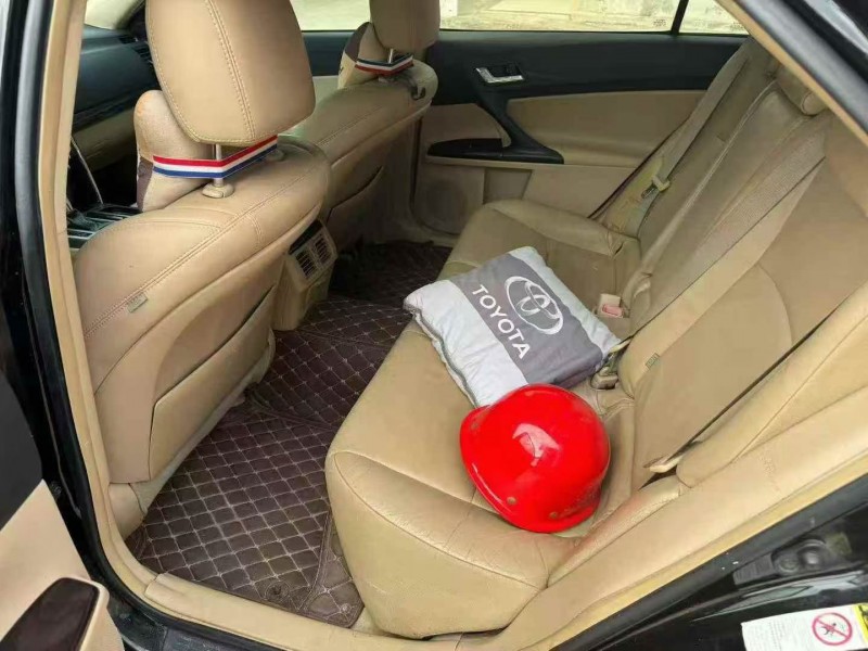 汕头12年丰田锐志6