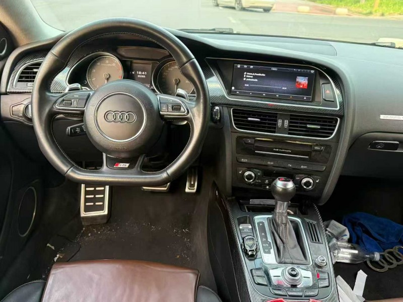 青岛13年奥迪S55