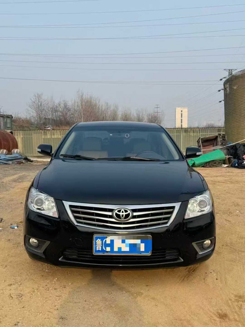 青岛13年丰田凯美瑞1