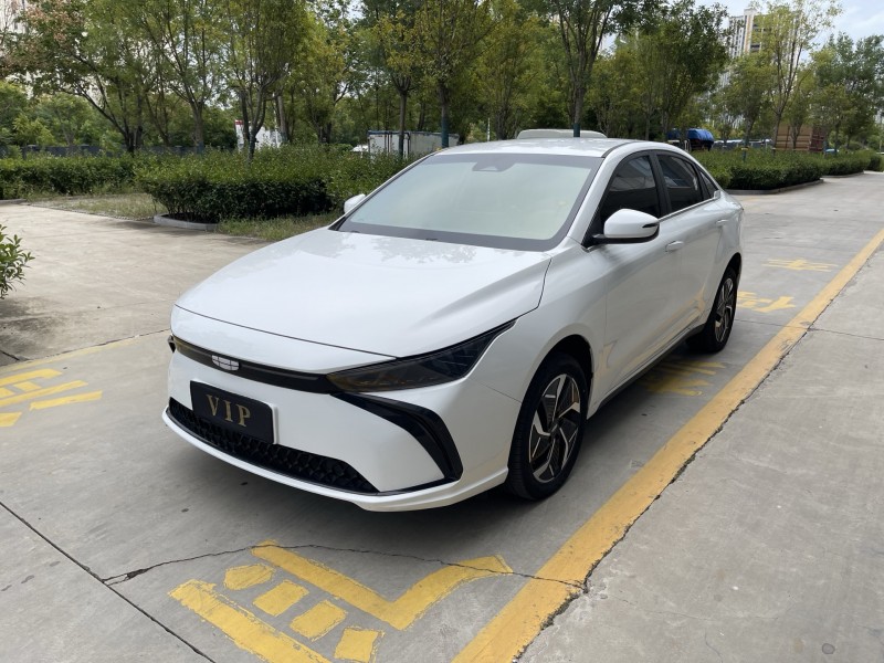 济宁24年吉利几何3