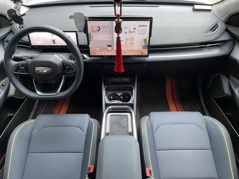 济宁24年吉利几何6