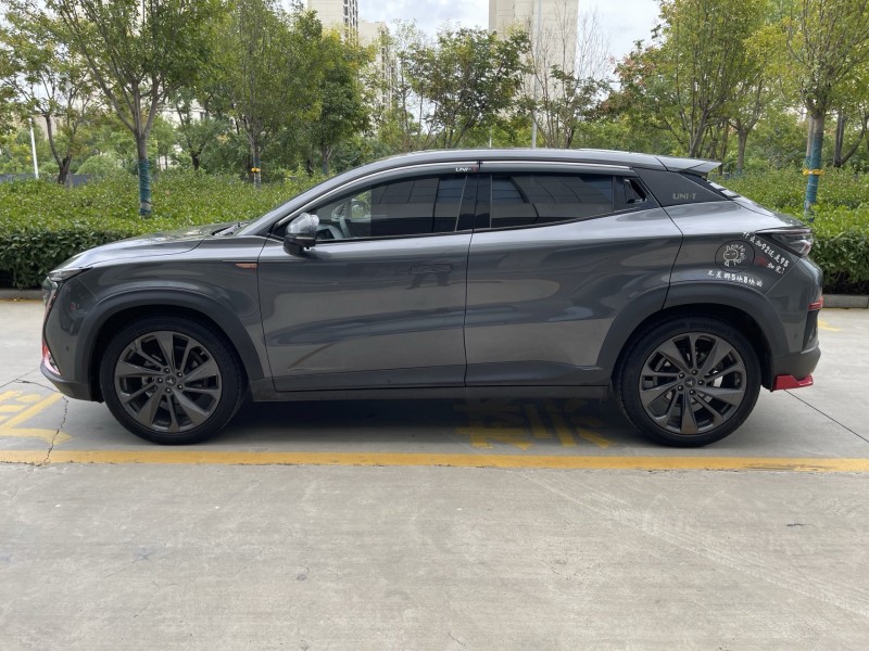 济宁21年长安汽车UNI7