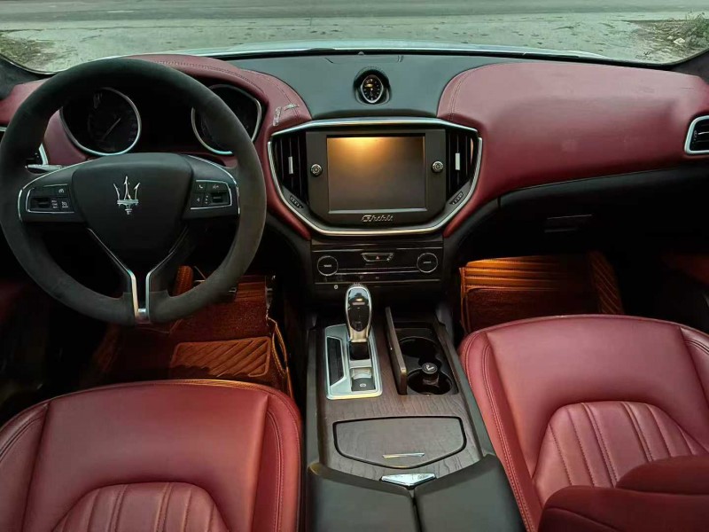 徐州16年玛莎拉蒂Ghibli5