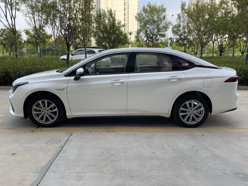 济宁23年传祺埃安S5808