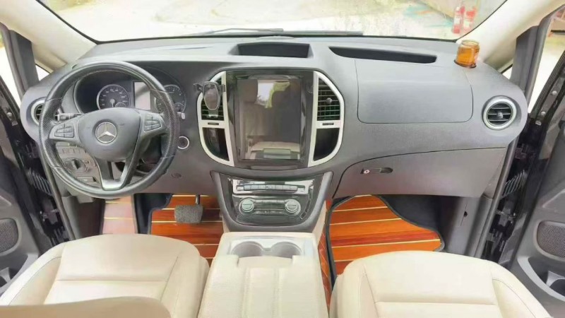 昭通21年奔驰威霆5