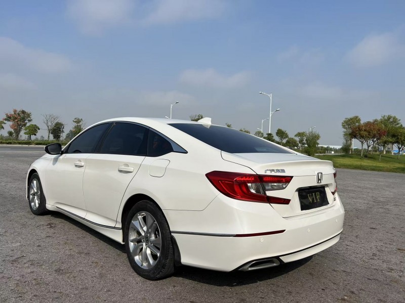 盐城19年本田雅阁9