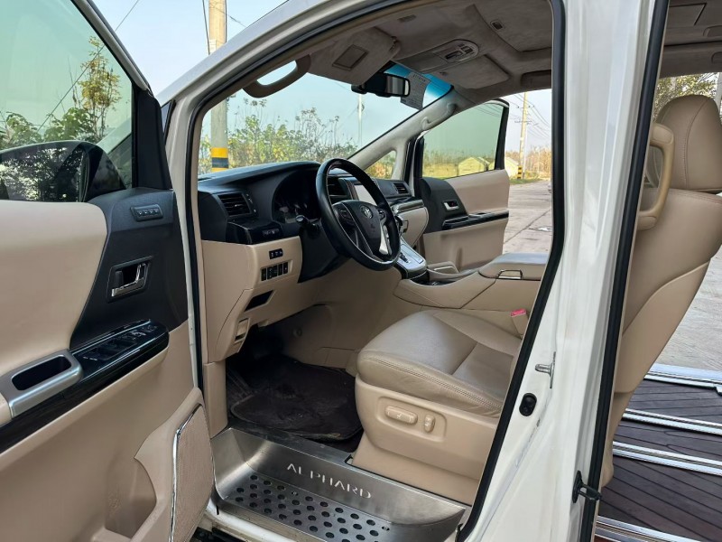 徐州13年丰田埃尔法5