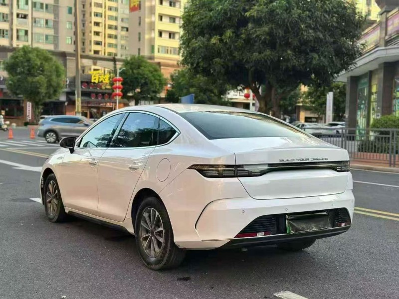 深圳24年比亚迪驱逐舰7