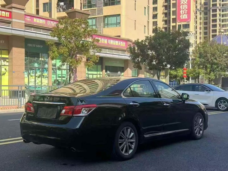 深圳11年雷克萨斯ES8