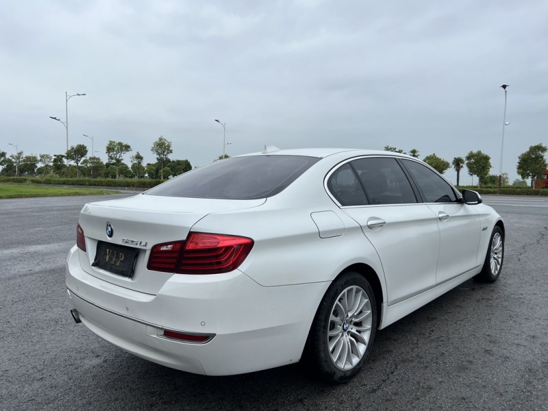 盐城16年宝马5系8