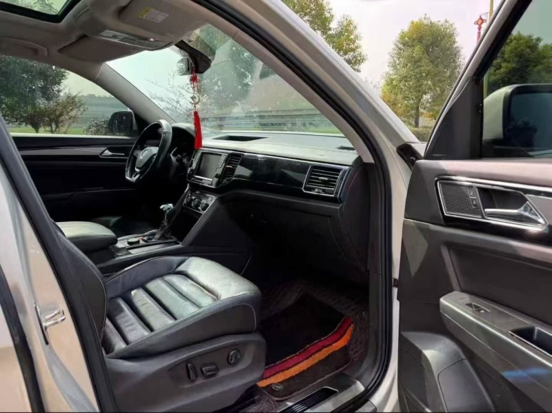 南通17年大众途昂4