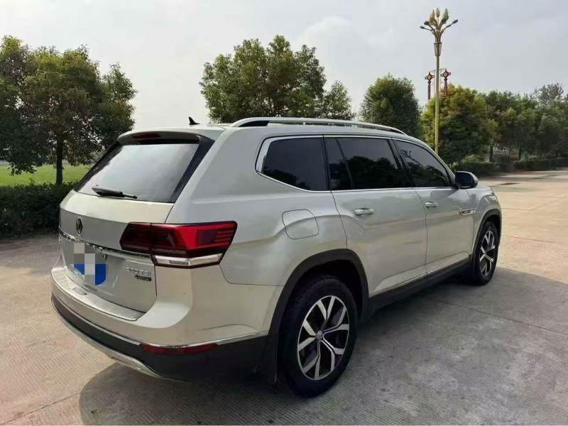 南通17年大众途昂8