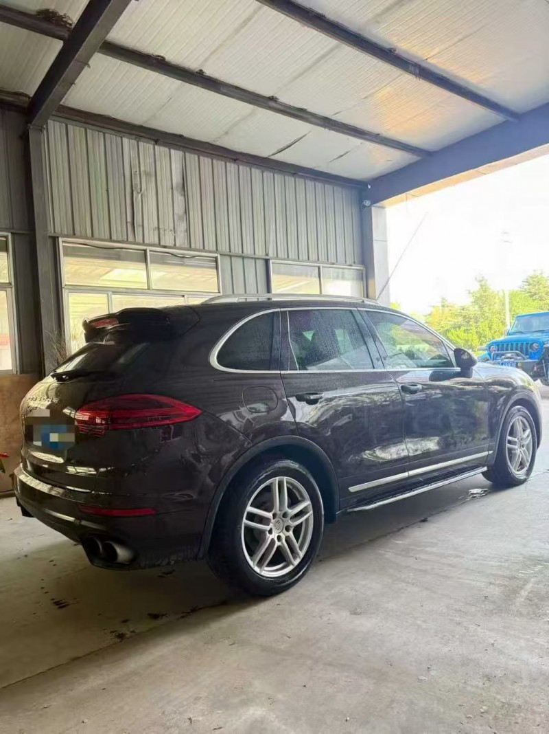 济宁15年保时捷卡宴7