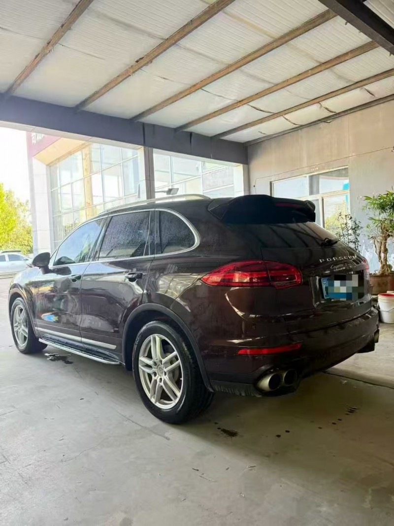 济宁15年保时捷卡宴9