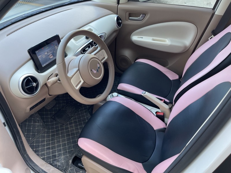 济宁25年五菱汽车宏光4