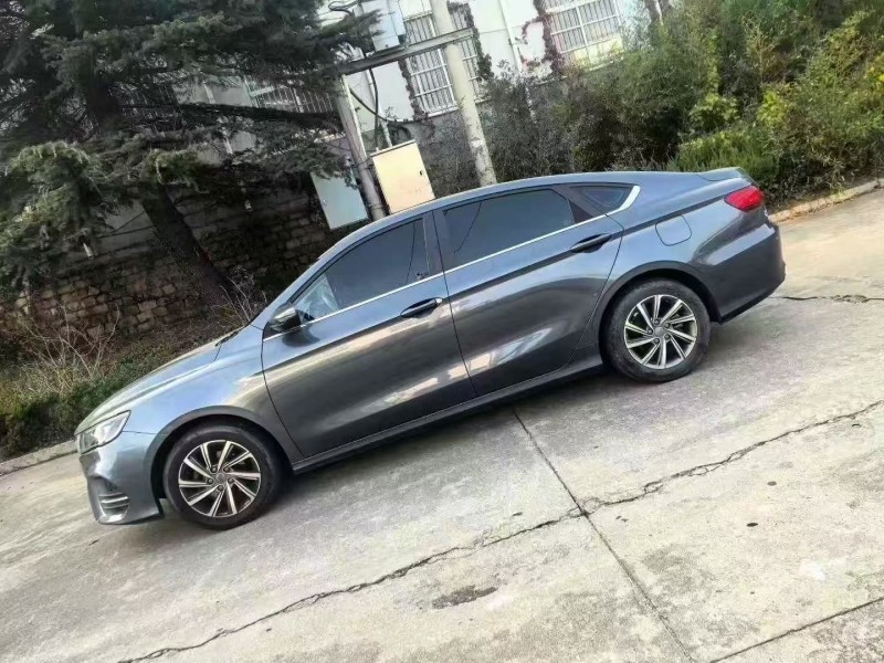 青岛19年吉利缤瑞3