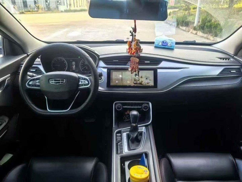 青岛19年吉利缤瑞4