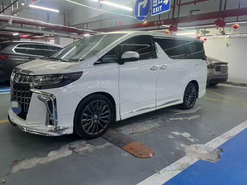 深圳16年丰田埃尔法3