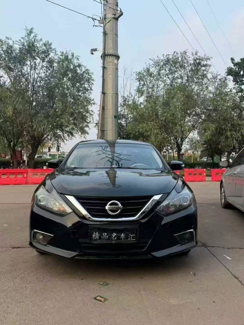 枣庄17年日产天籁1