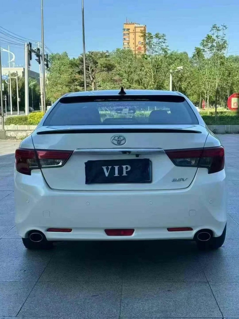 吉林17年丰田锐志2