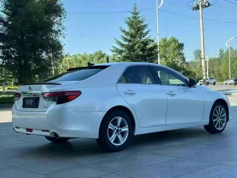 吉林17年丰田锐志3