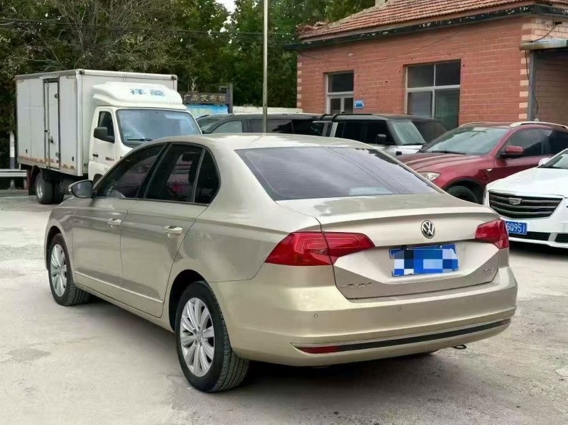 淄博17年大众宝来8