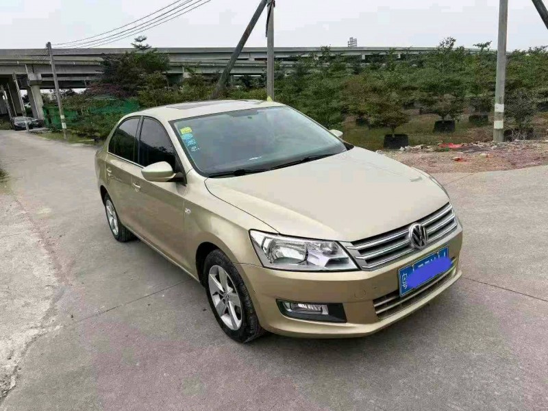 中山13年大众桑塔纳2