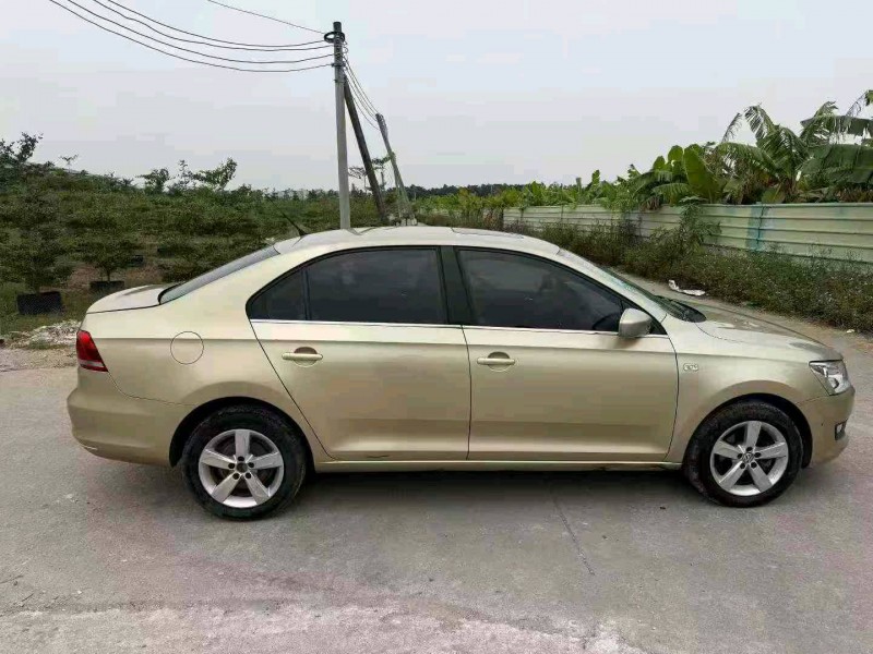 中山13年大众桑塔纳3