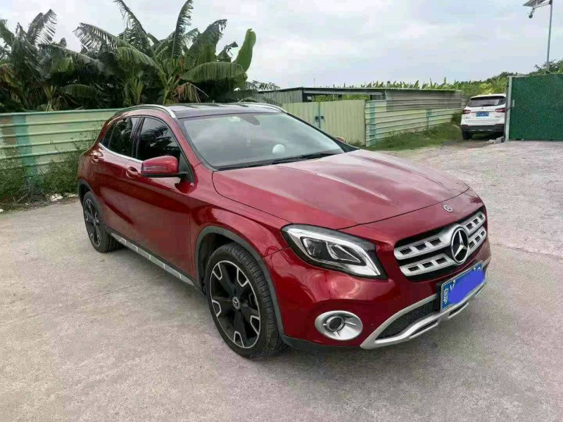 中山17年奔驰GLA2