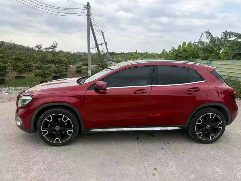 中山17年奔驰GLA5