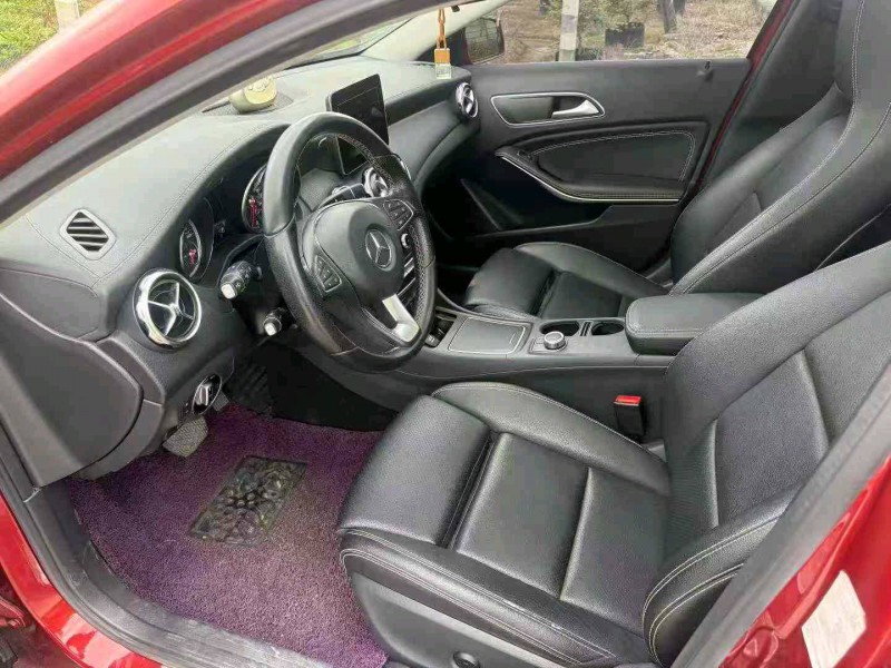 中山17年奔驰GLA7