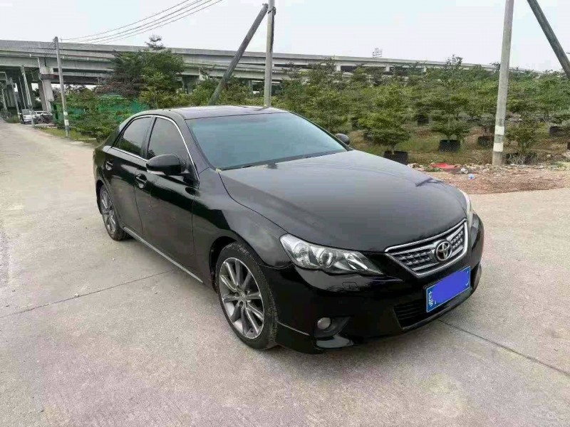 中山13年丰田锐志2