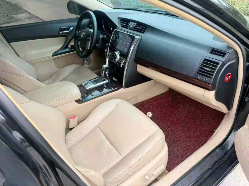 中山13年丰田锐志7