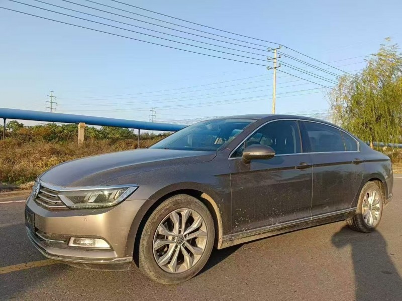 青岛17年大众迈腾2