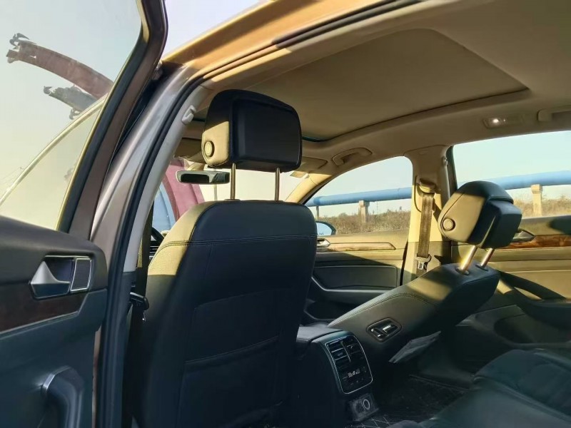 青岛17年大众迈腾6