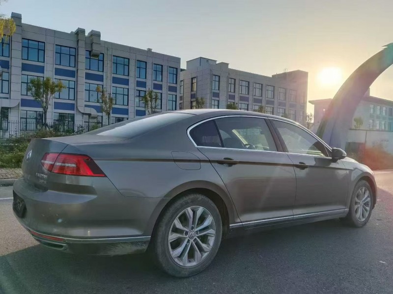 青岛17年大众迈腾7