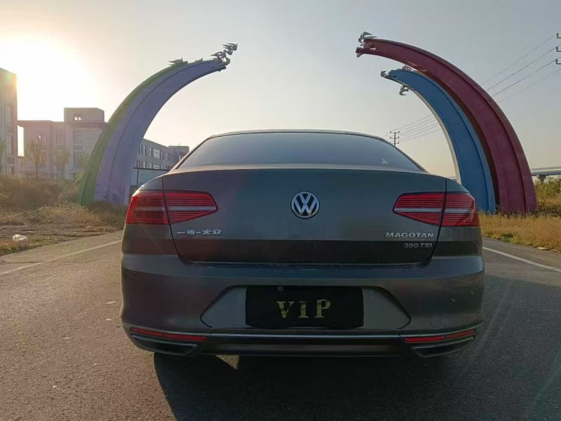 青岛17年大众迈腾9