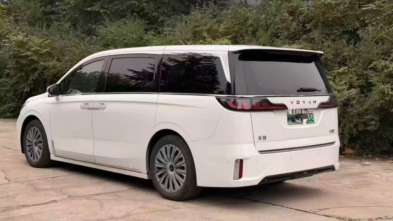 淄博22年岚图汽车梦想家6