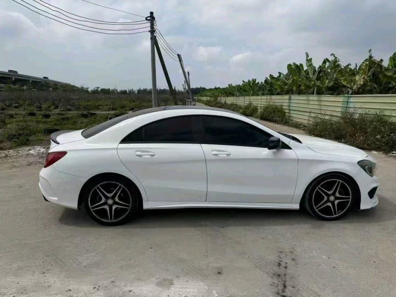 中山15年奔驰CLA3