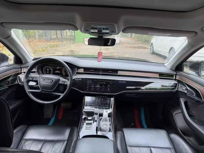 平顶山19年奥迪A8L7