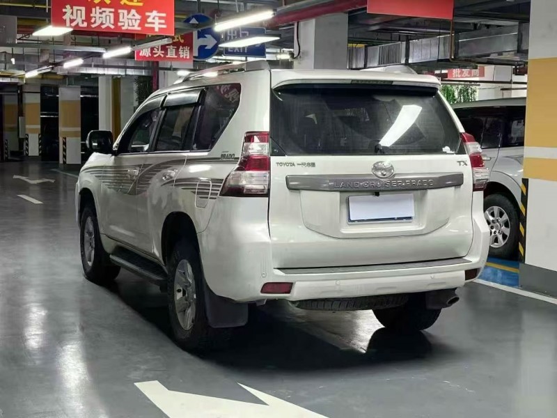 宜昌17年丰田普拉多7