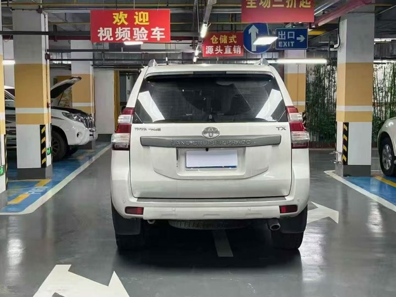 宜昌17年丰田普拉多9