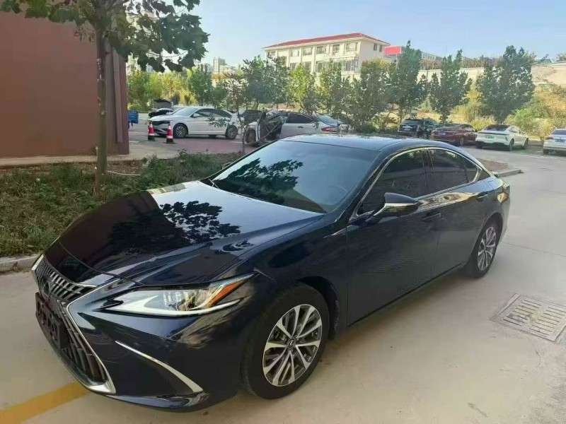 日照22年雷克萨斯ES2