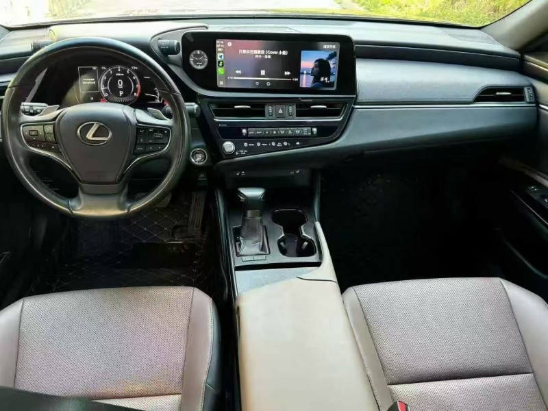 日照22年雷克萨斯ES3