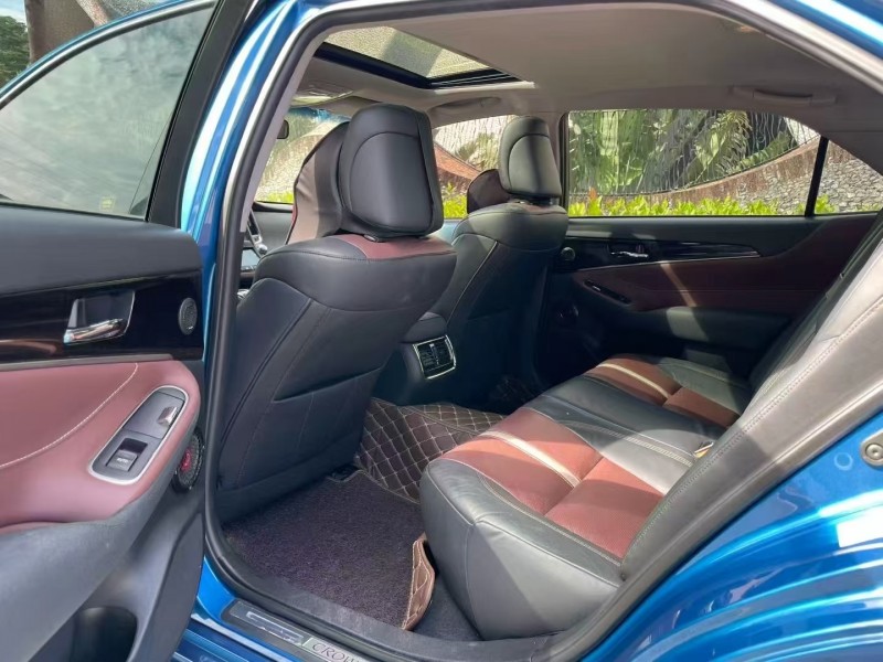 深圳17年丰田皇冠5