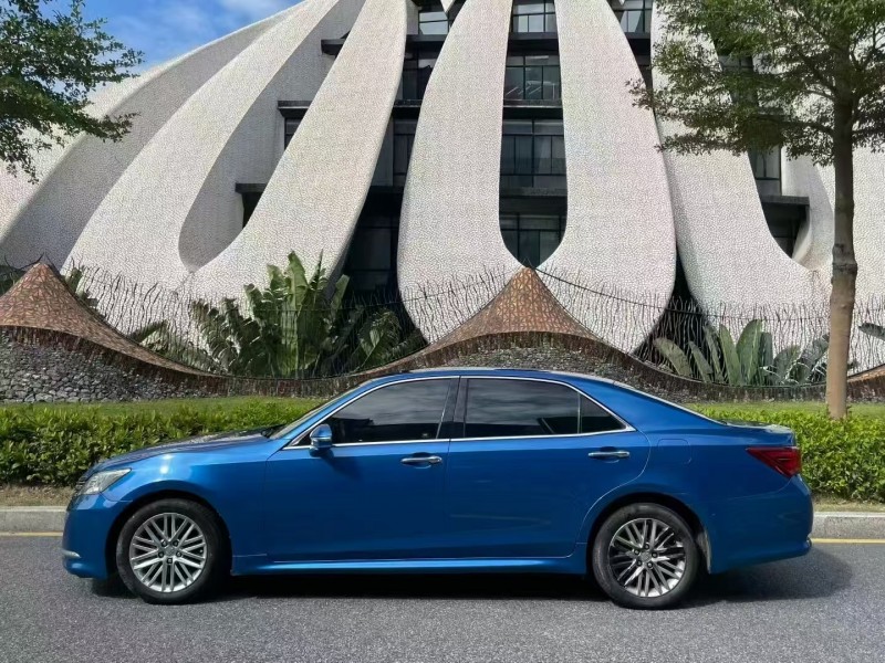 深圳17年丰田皇冠8