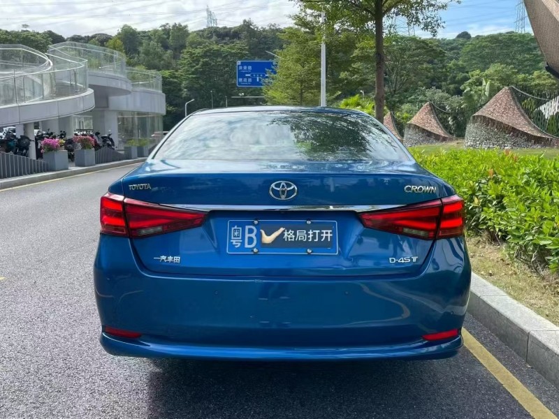 深圳17年丰田皇冠9