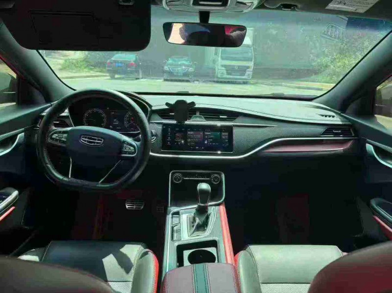 南宁22年吉利缤瑞5